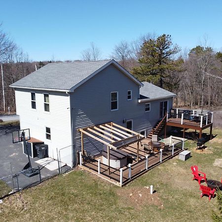 Lakehouse *Hottub*Jacuzzi*Firepit*Bbq*Pool Long Pond Extérieur photo